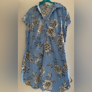 Avenue blue pinstriped dress w/ B&W flowers. Never worn. Crisp shirt material.